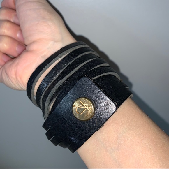 Taylor Tessier leather wrap bracelet made in aspen - Picture 2 of 4